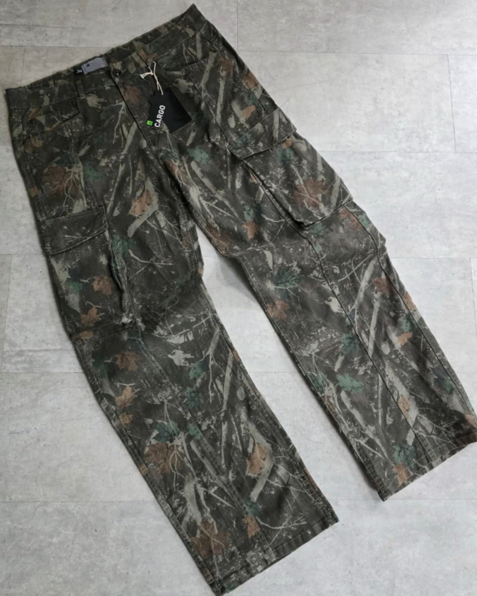 CAMOUFLAGE SMASHED CARGOS