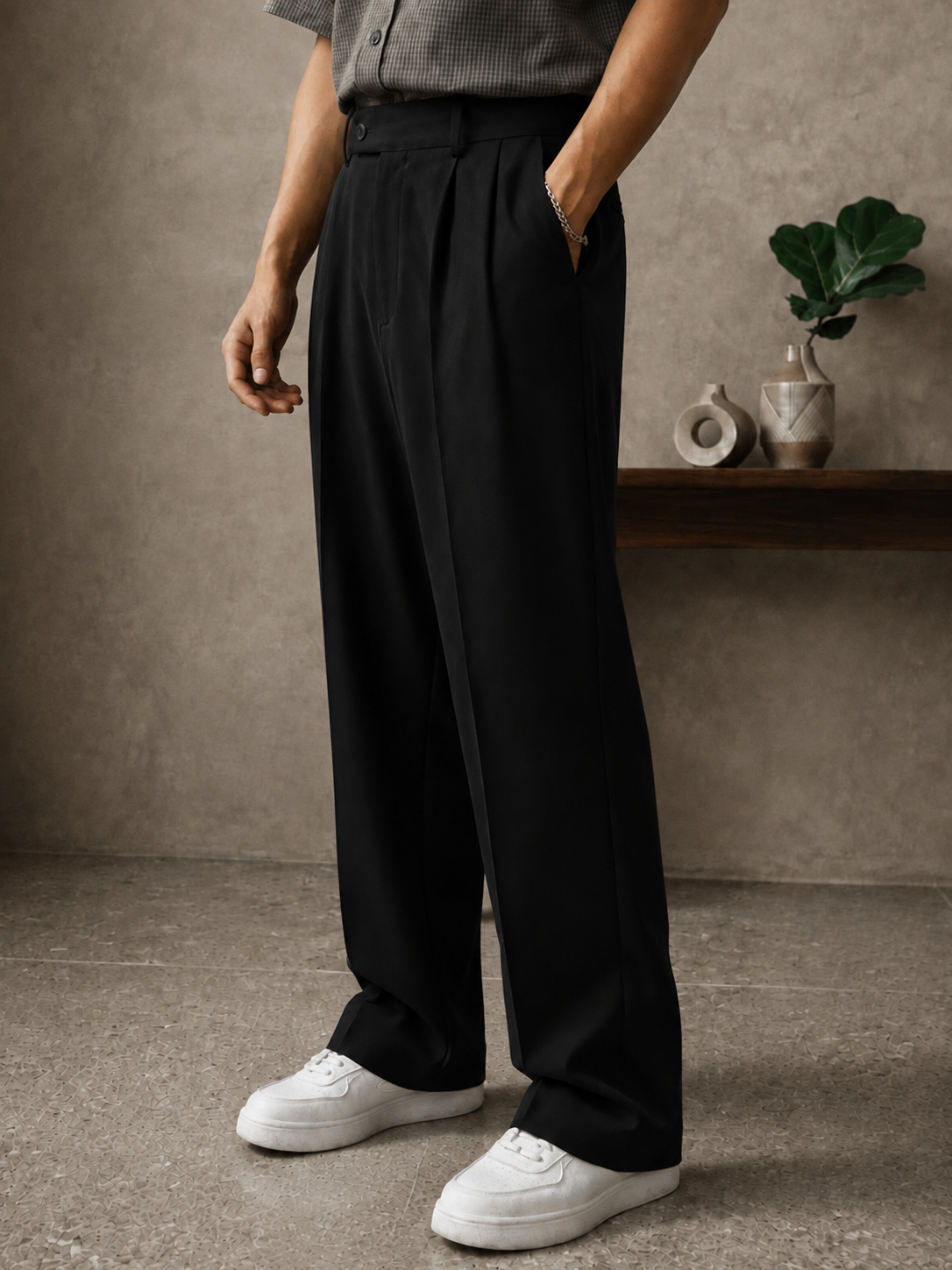 BLACK GRAVITY PANTS
