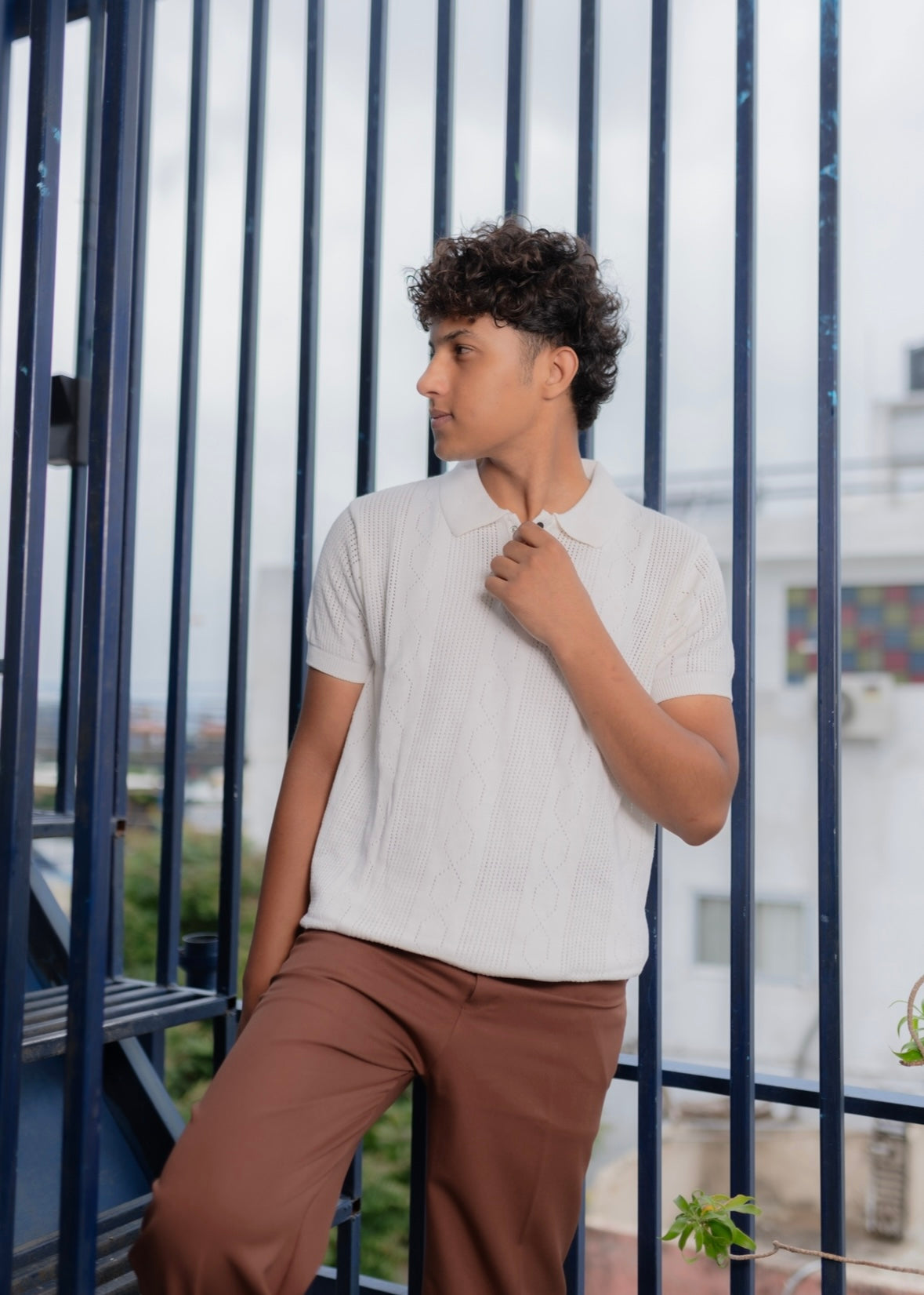WHITE POINTED POLO