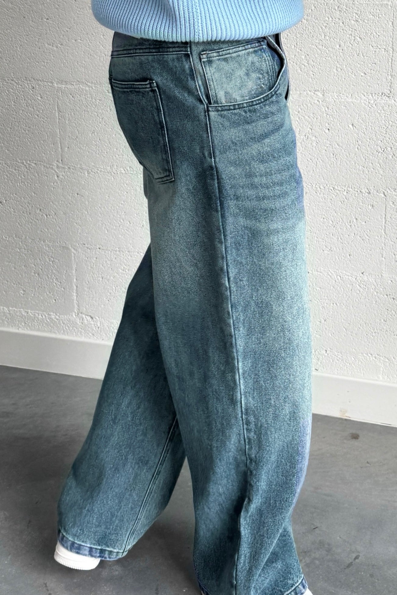 VINTAGE BLUE DENIM