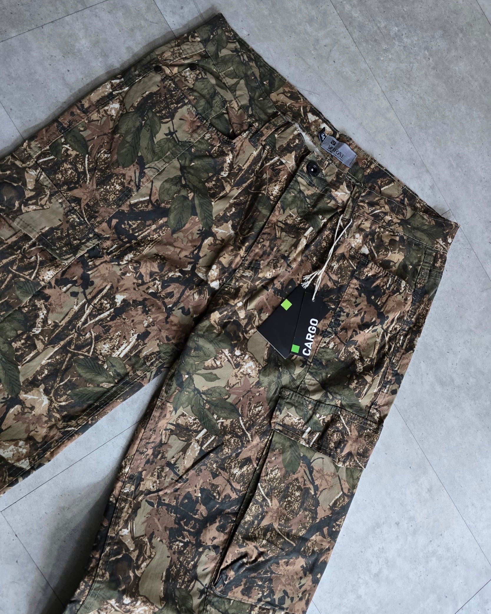 CAMOUFLAGE MILITARY CARGOS