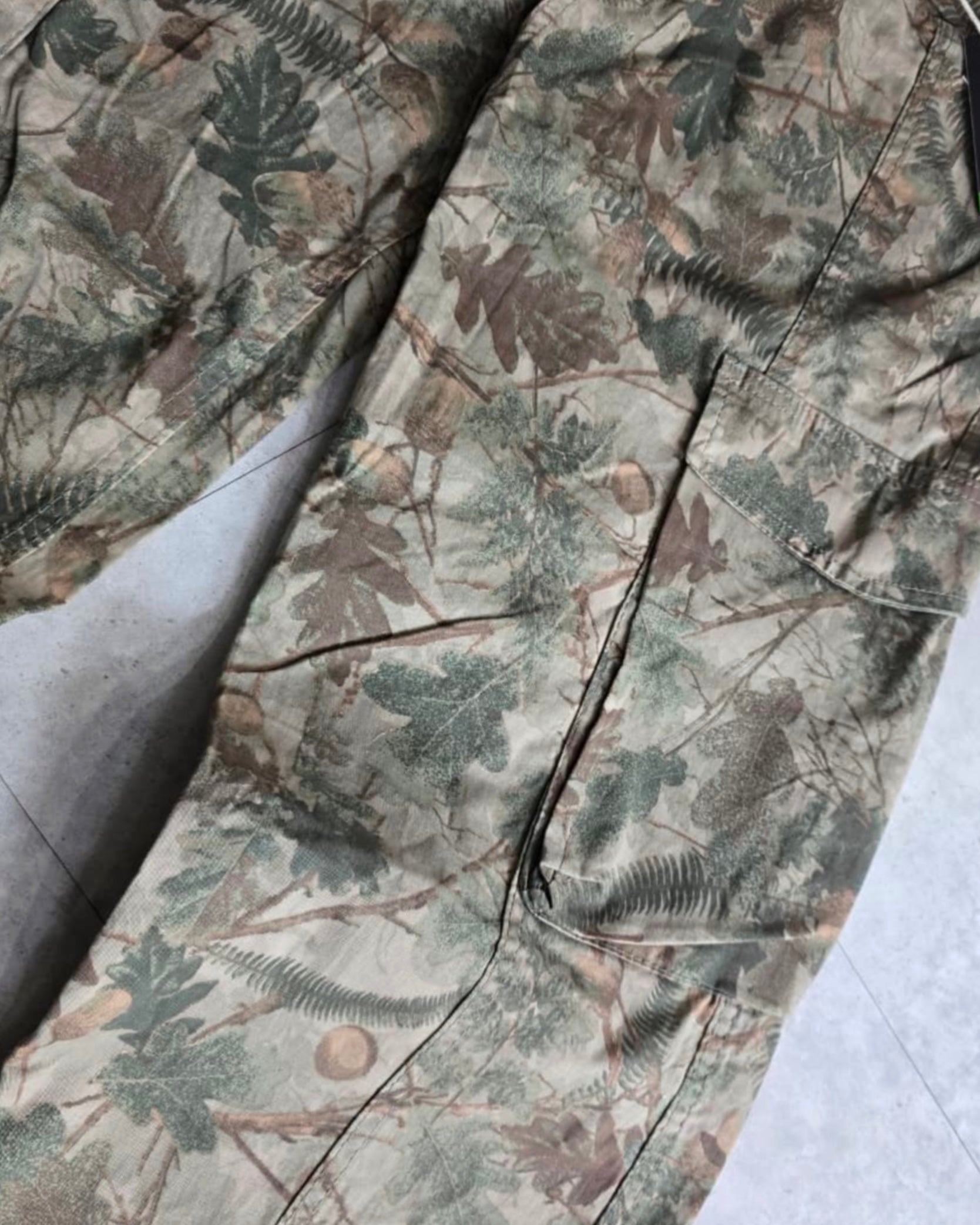 CAMOUFLAGE FLORA CARGOS