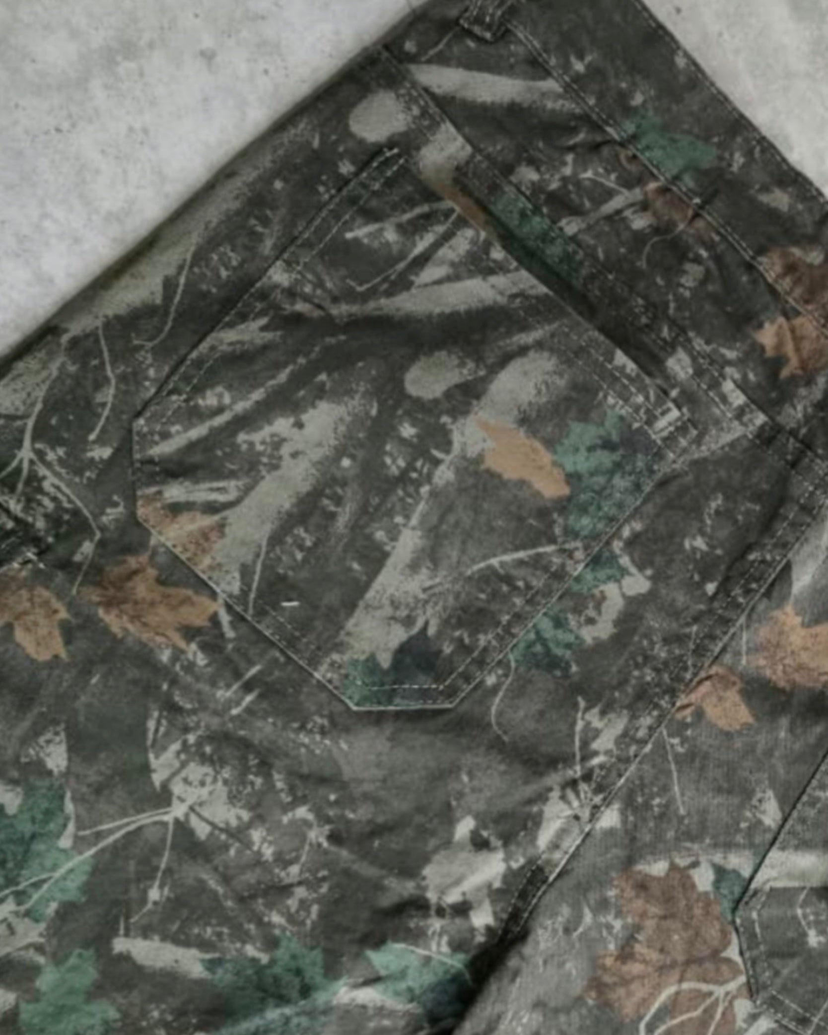 CAMOUFLAGE SMASHED CARGOS